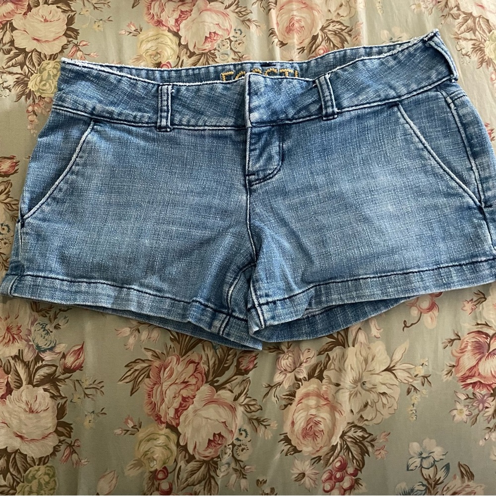 Fossil Denim Jean Shorts EUC Size 2 Front and Back Pockets